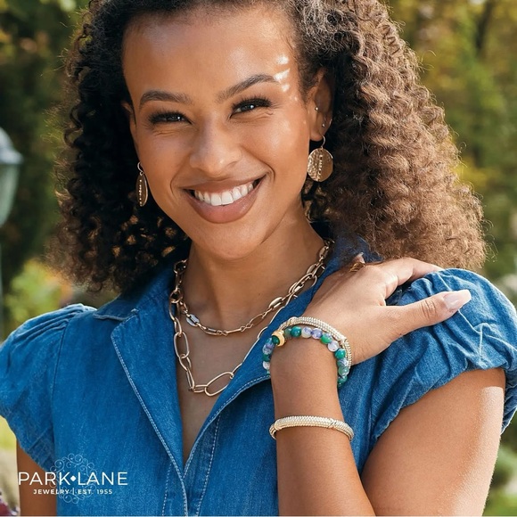 Park Lane Women’s Fig Bracelet Green Beaded with Gold Crescent Moon - Picture 4 of 6